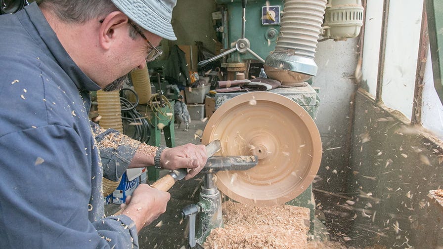 Wooden bowl handcrafting